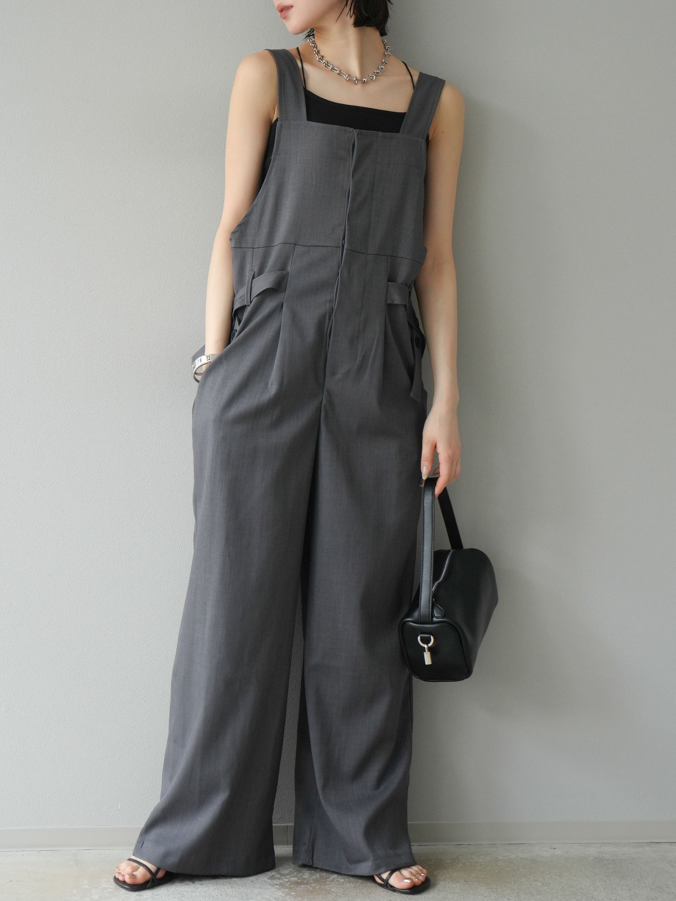 SET]ベルトデザインサロペット+カップ付きバッククロスキャミソール