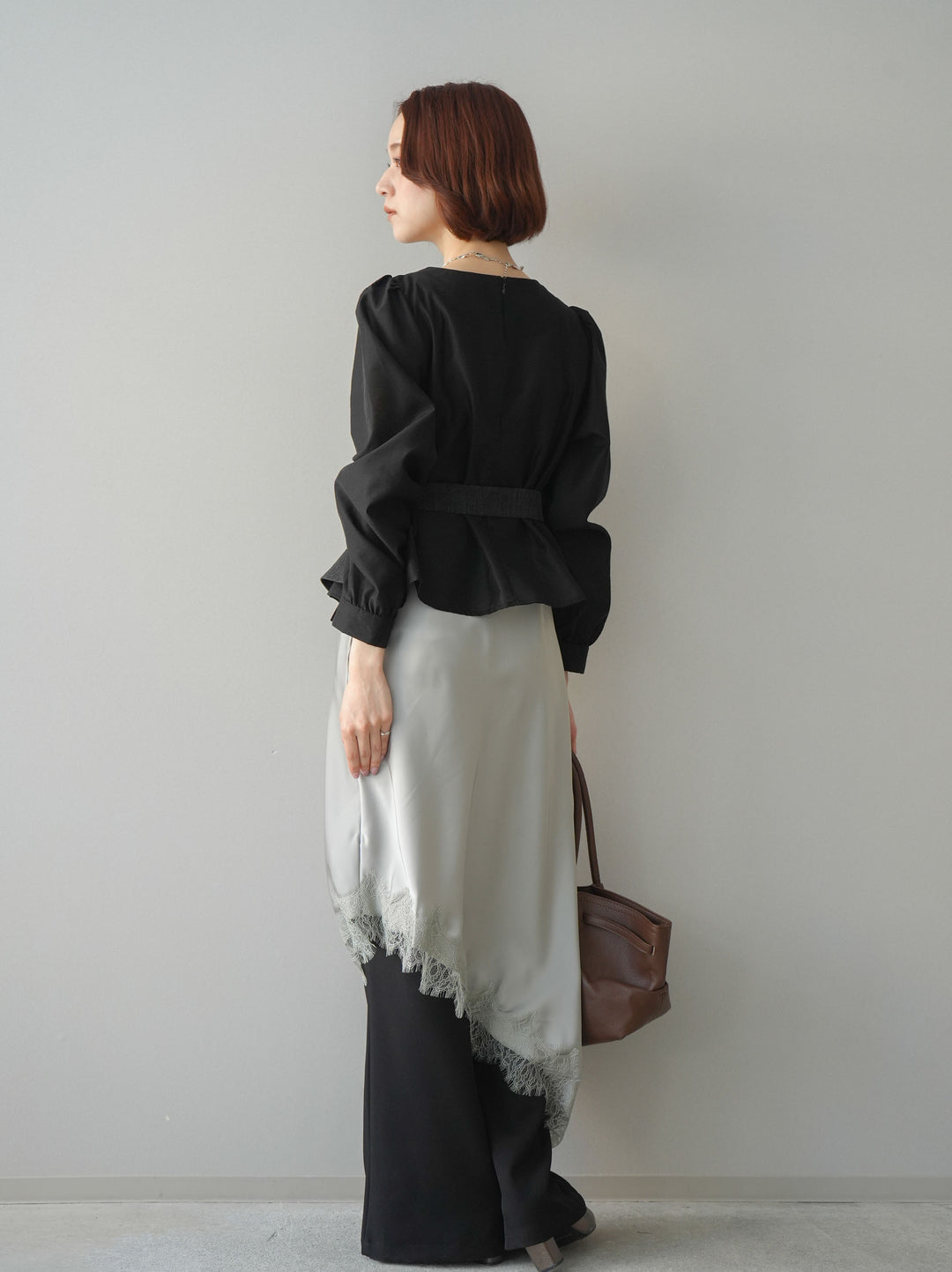 [SET]異素材ビスチェドッキングブラウス+センターシームフレアパンツ+サテンライクアシメレーススカート(3set)