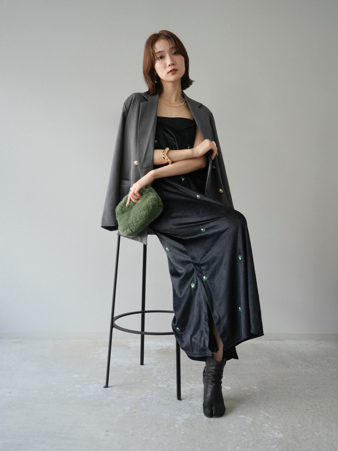 [予約]フラワー刺繍ベロアキャミワンピース/ブラック