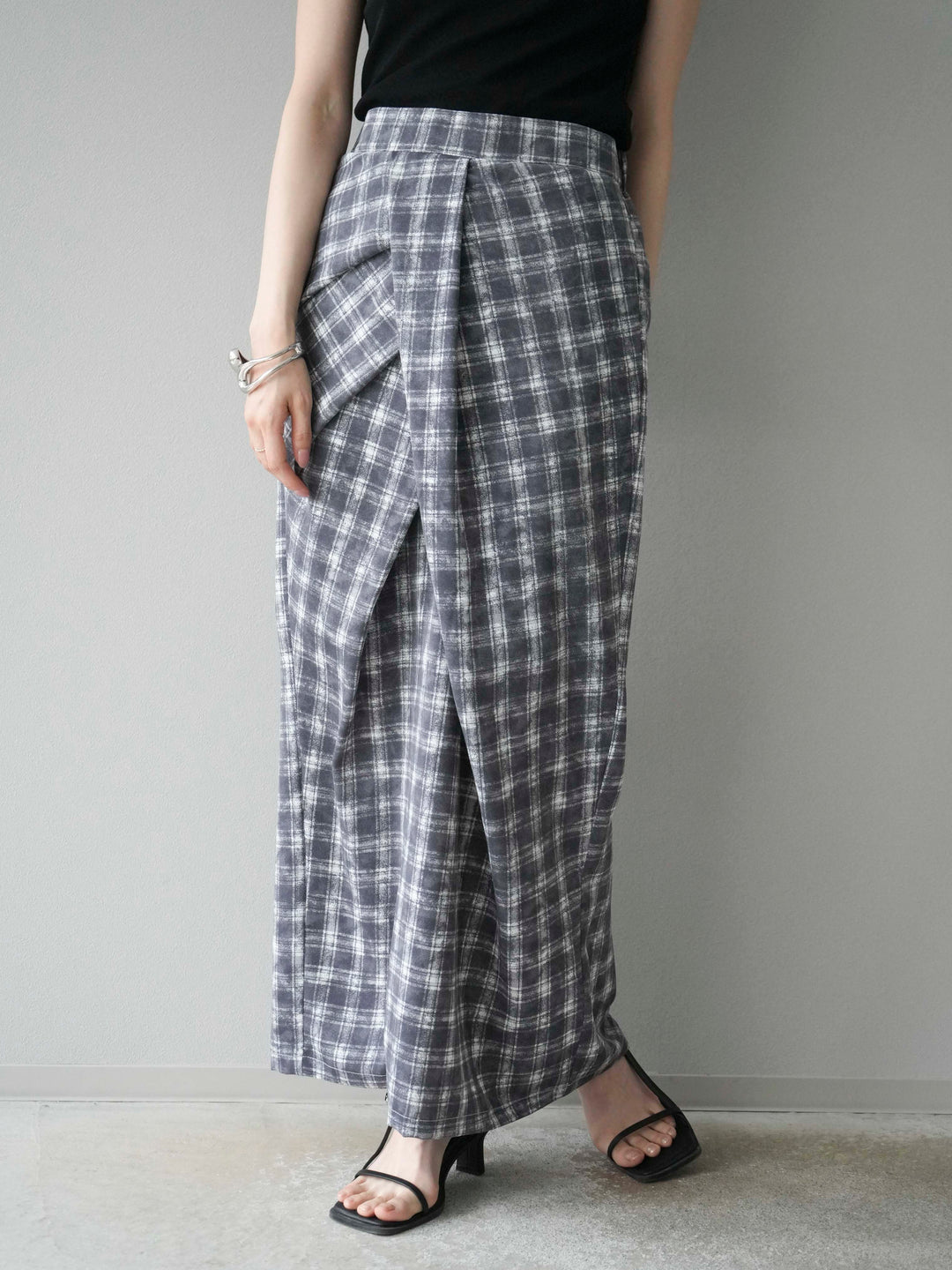 [予約]チェックプリントタックIラインスカート/グレー