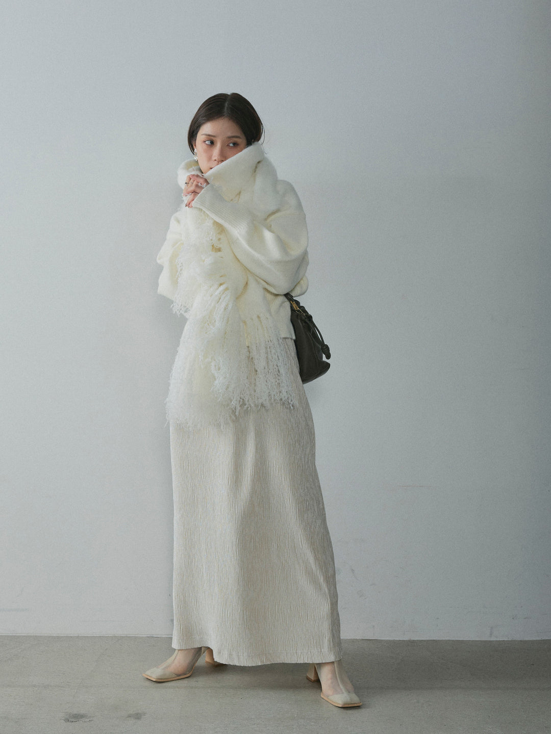 [予約]ブークレシャギーニットマフラー/off