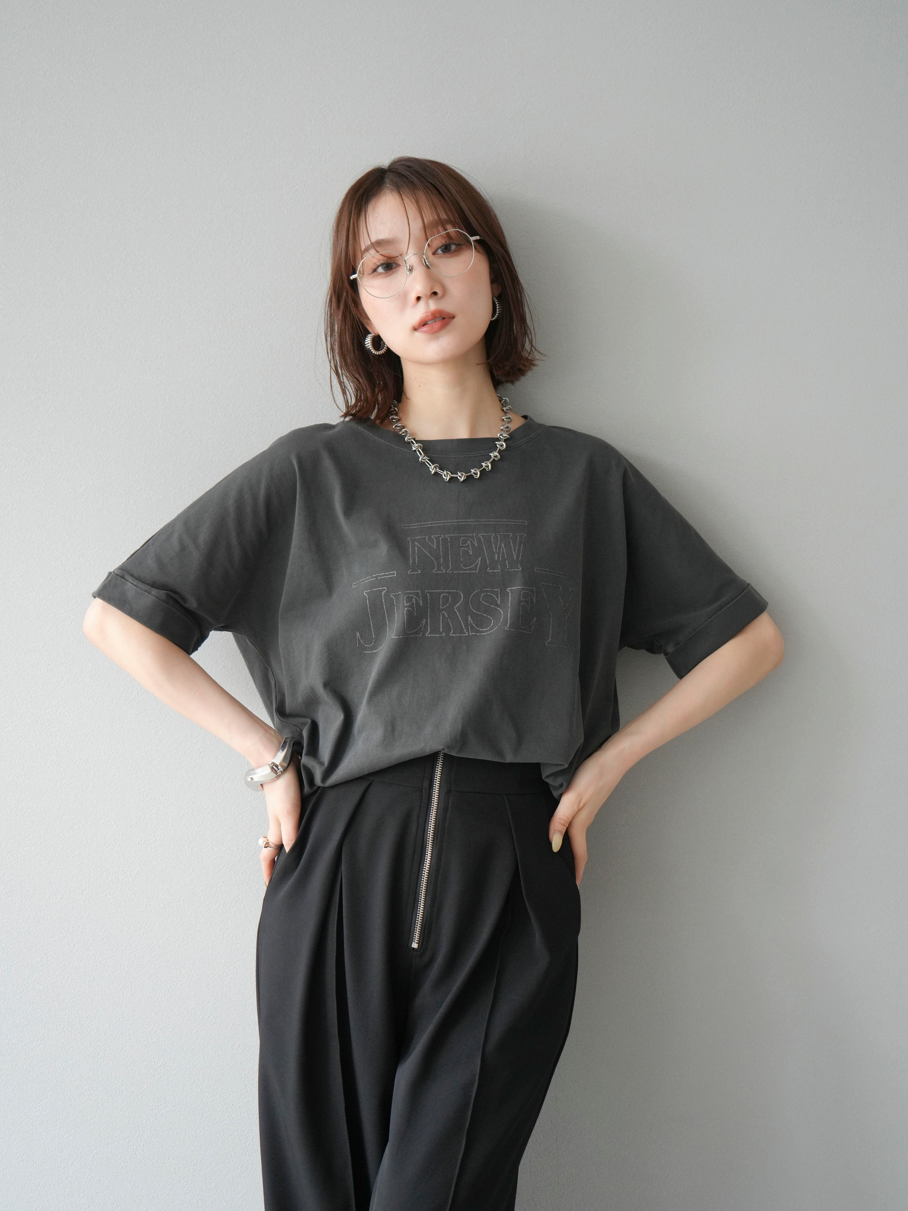 予約]ビンテージロゴプリントTシャツ/チャコール – Lumier