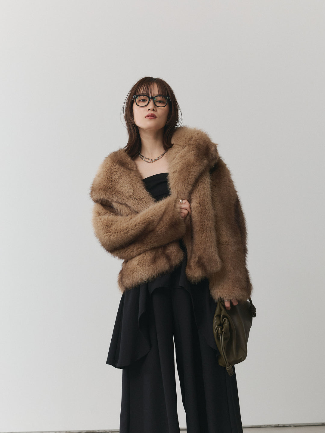 【Allure】[SET]ぺプラムベアトップス＆ワイドパンツSET UP+フェイクファービックカラージャケット(2set)