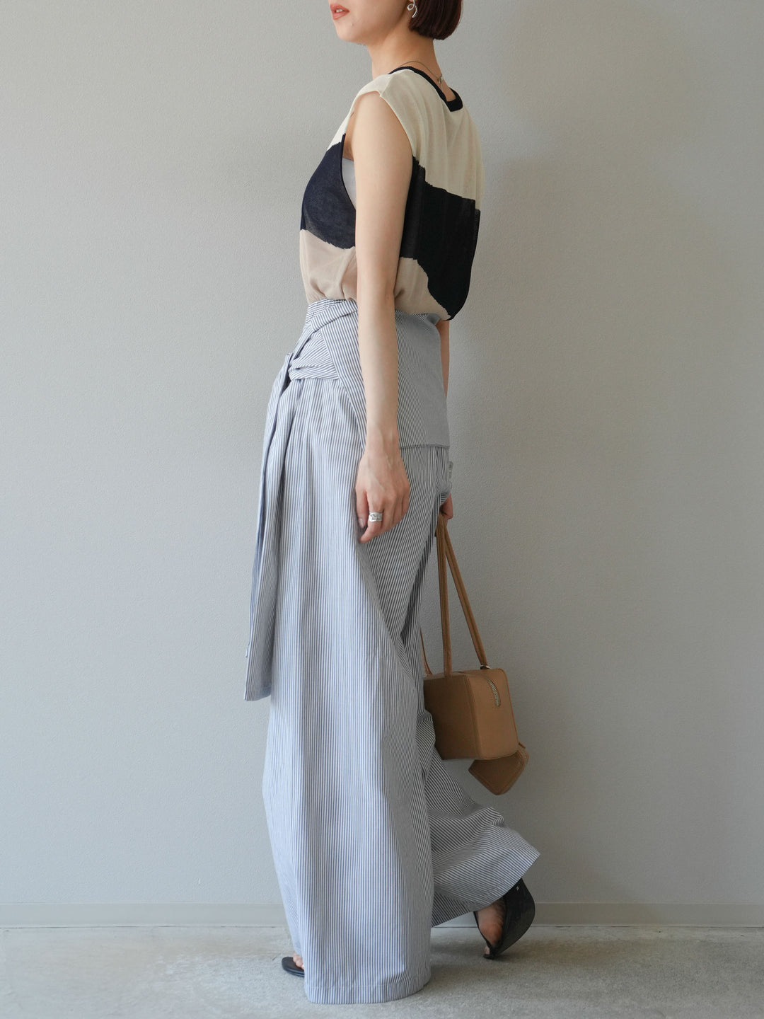 [SET] 雙色透視針織無袖上衣 + 條紋束腰休閒褲 (2set)