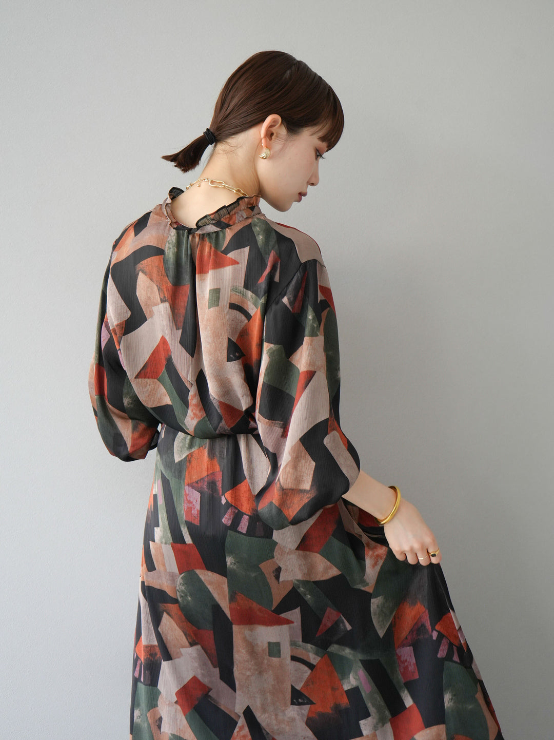 [SET]レトロプリントフリルブラウス+選べるアクセセット(2set)