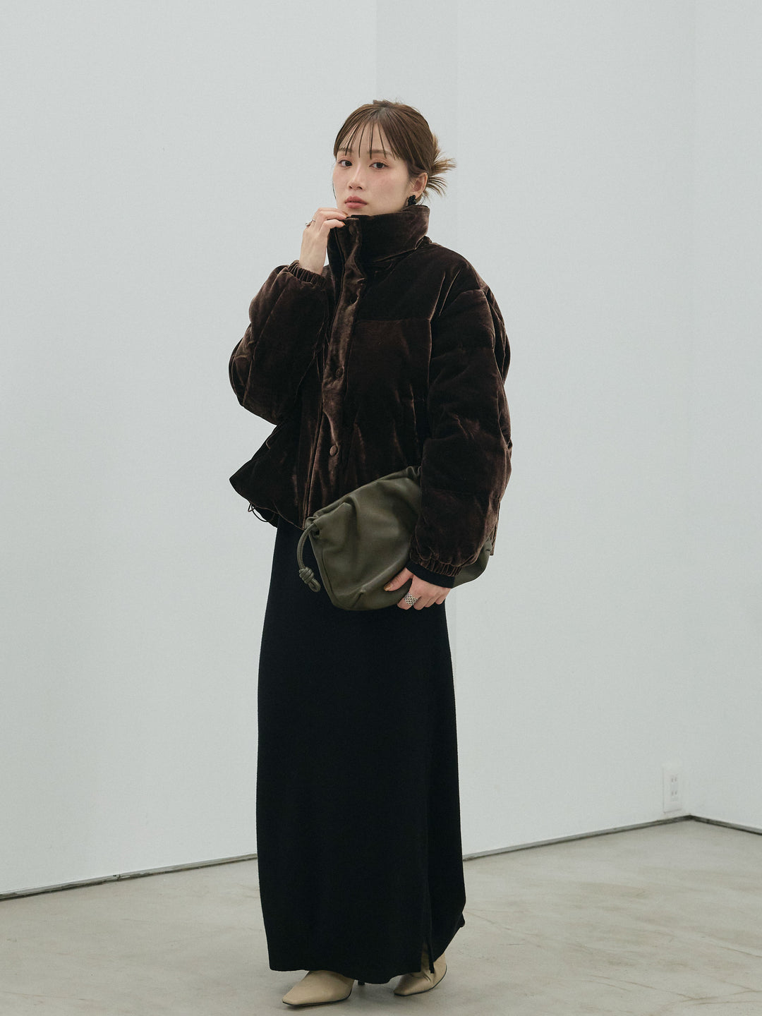 【Allure】[SET]ヘンリーネックレイヤードニットワンピース+ベロアダウンジャケット(2set)