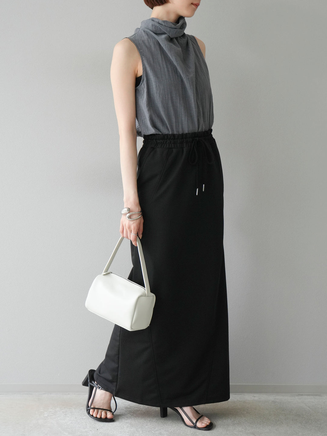 [SET] 後繫帶無袖上衣 + 運動長裙 (2set)