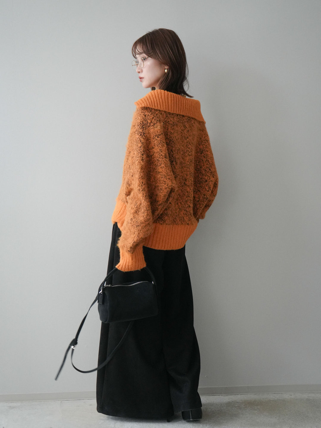 [予約]モチーフベルト付スエードタックワイドパンツ/black