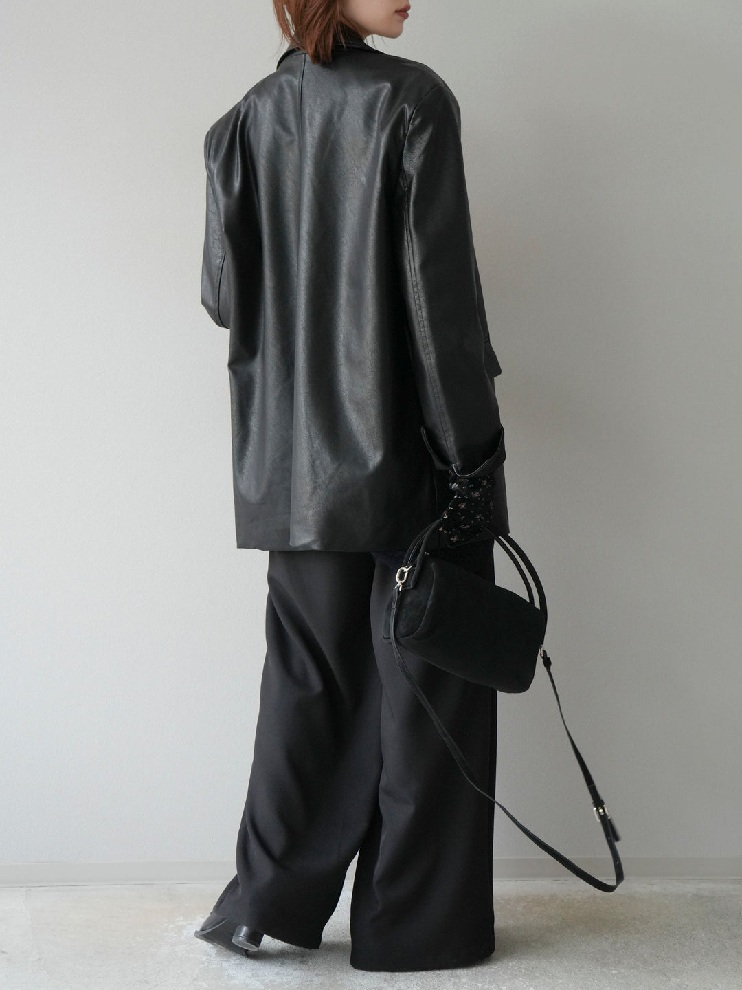 [預購] 皮帶環設計寬褲/黑色