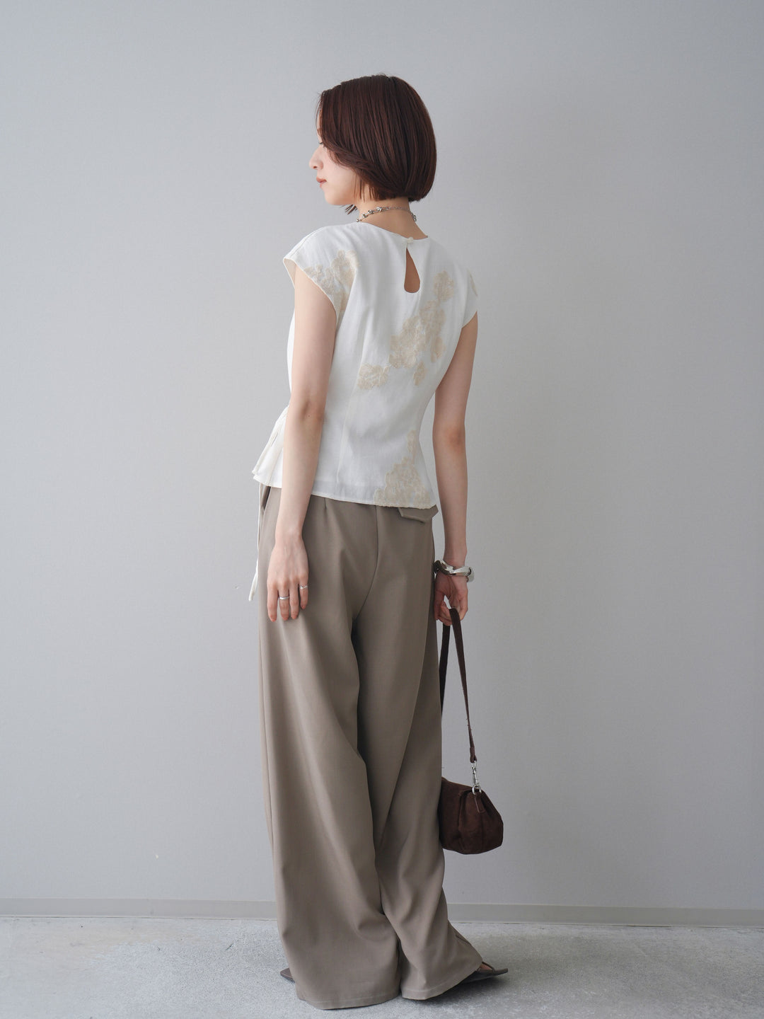[SET]リネンタッチフラワージャガードトップス+ベルト付キーホルダーモチーフワイドパンツ(2set)