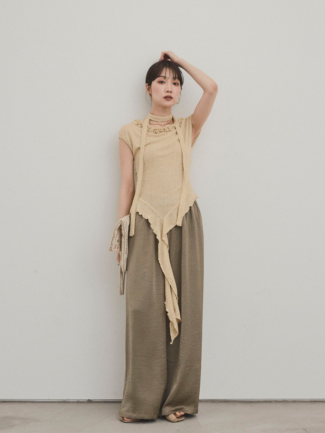 [SET]ラッフルシアーニットタンクトップ+サテンイージーパンツ(2set)