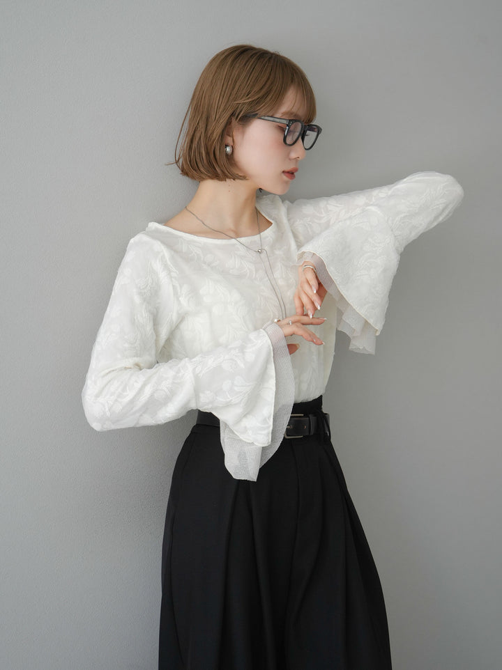 【預購】雙層紗布袖喇叭疊層提花上衣/象牙白
