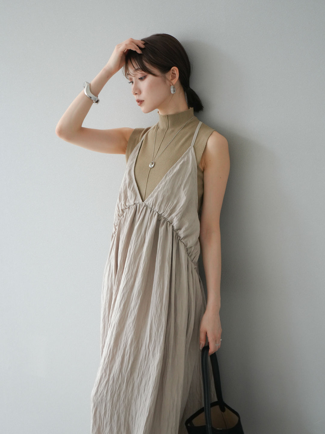 [予約]シボ加工シャイニーキャミワンピース/ベージュ