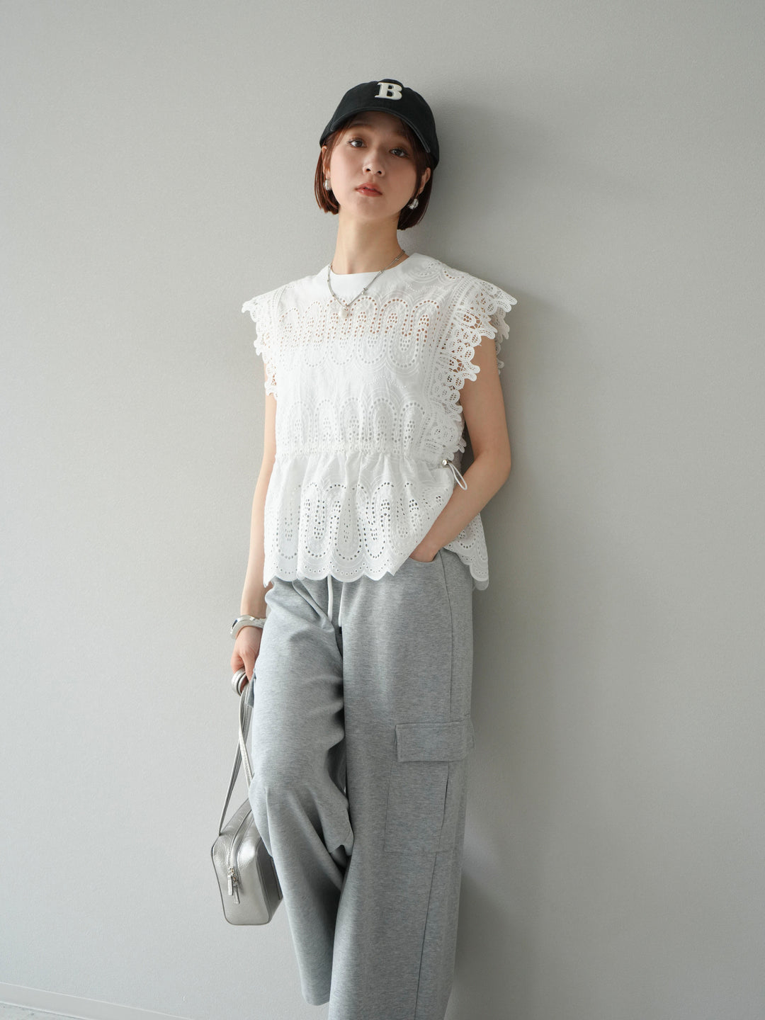 [SET] 扇貝刺繡蕾絲上衣 + 可選飾品套裝（2 套）