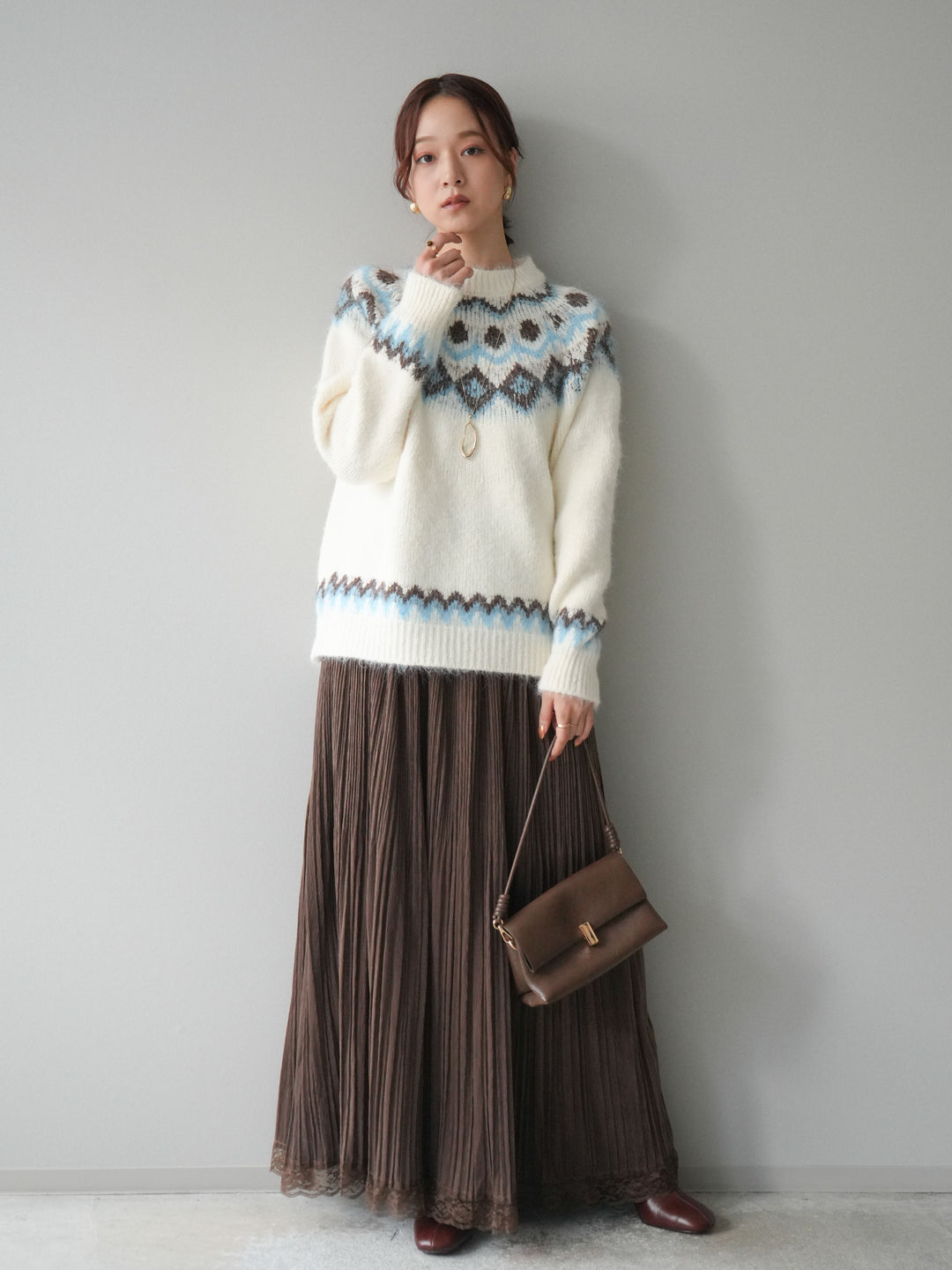 [SET]ソフトタッチ求心柄ニットプルオーバー+裾レーススウェードプリーツマキシスカート(2set)