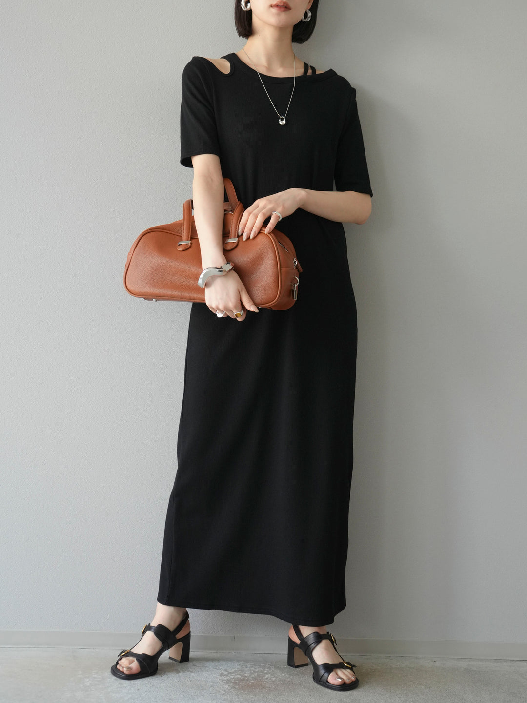 [予約]デザインネックカットリブワンピース/ブラック