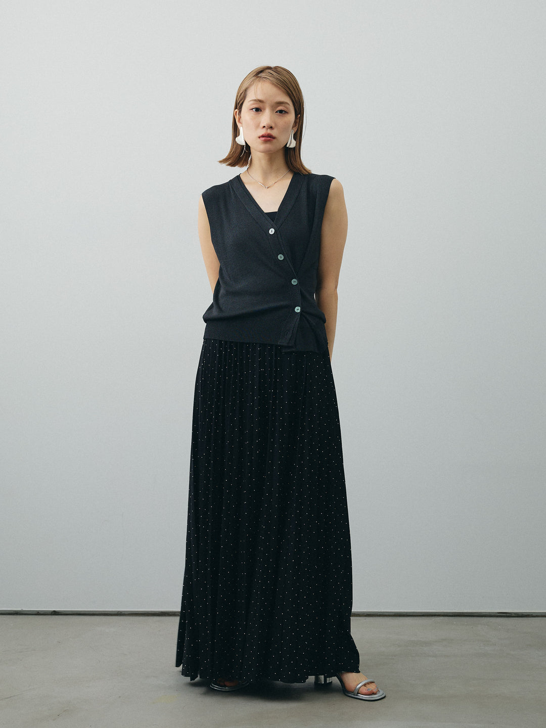 [SET] 清涼觸感2WAY設計針織背心+水鑽百褶裙（2件組）