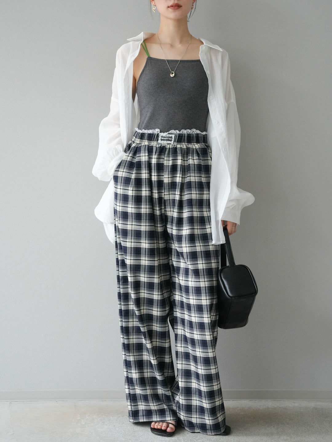 【預購】蕾絲層疊格紋寬褲/藏青色