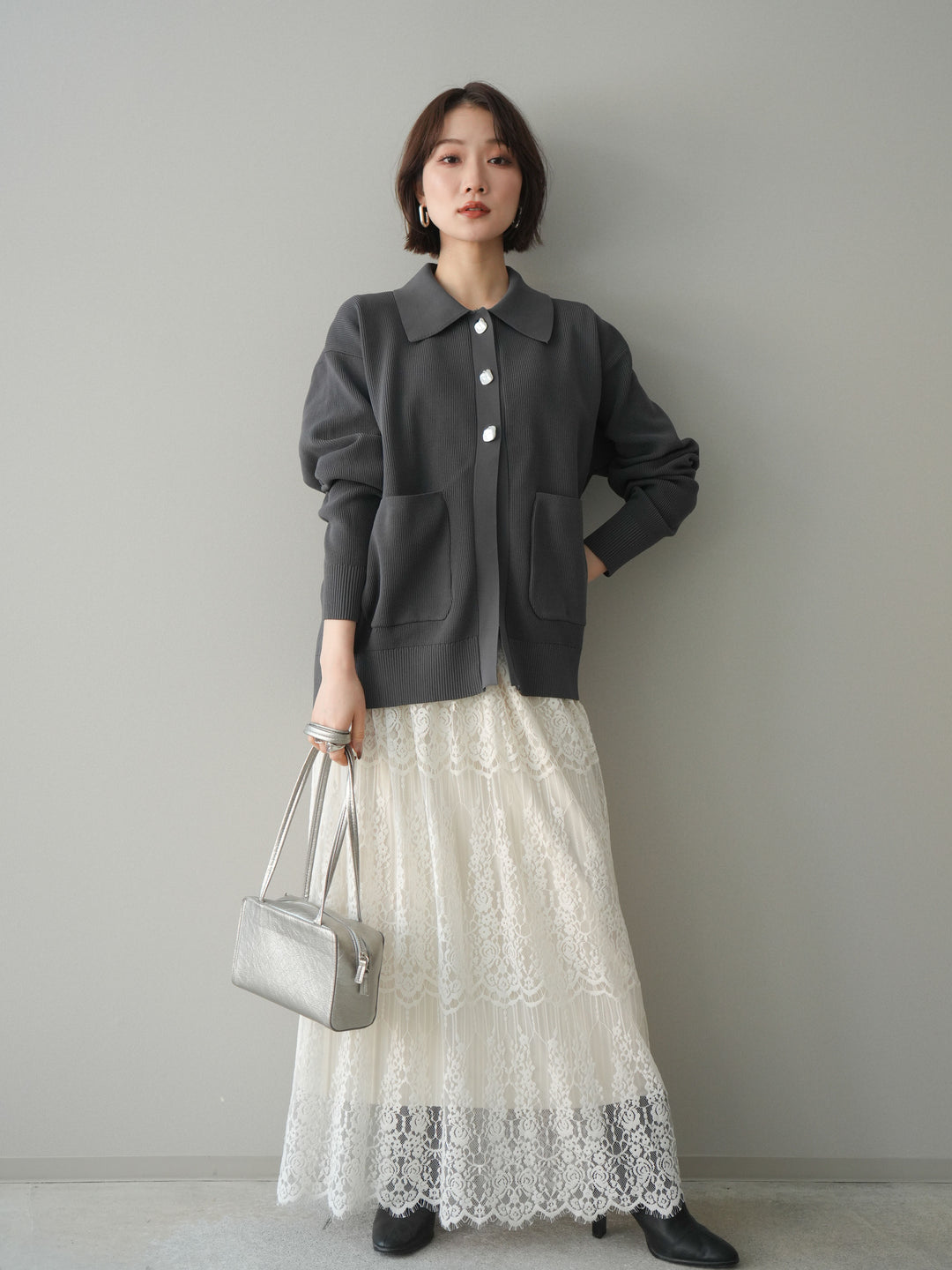 [予約]メタルボタン襟付きポリエステルニットカーディガン/charcoal