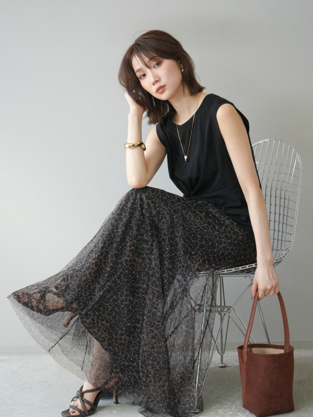 [予約]フロントツイストノースリーカットソー/ブラック