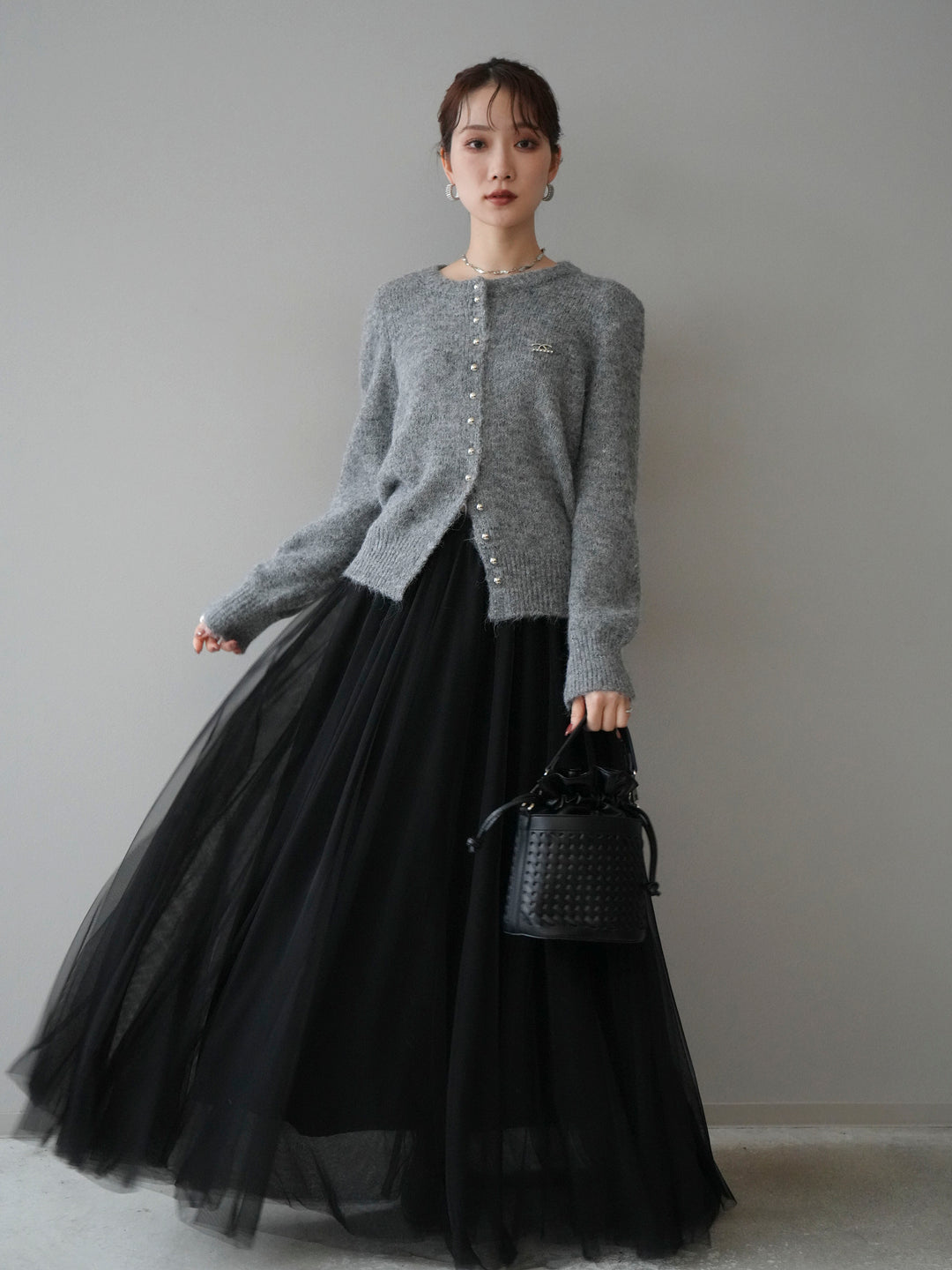 [SET]ブローチ付silverボタンミックスニットカーディガン+チュールボリュームスカート(2set)