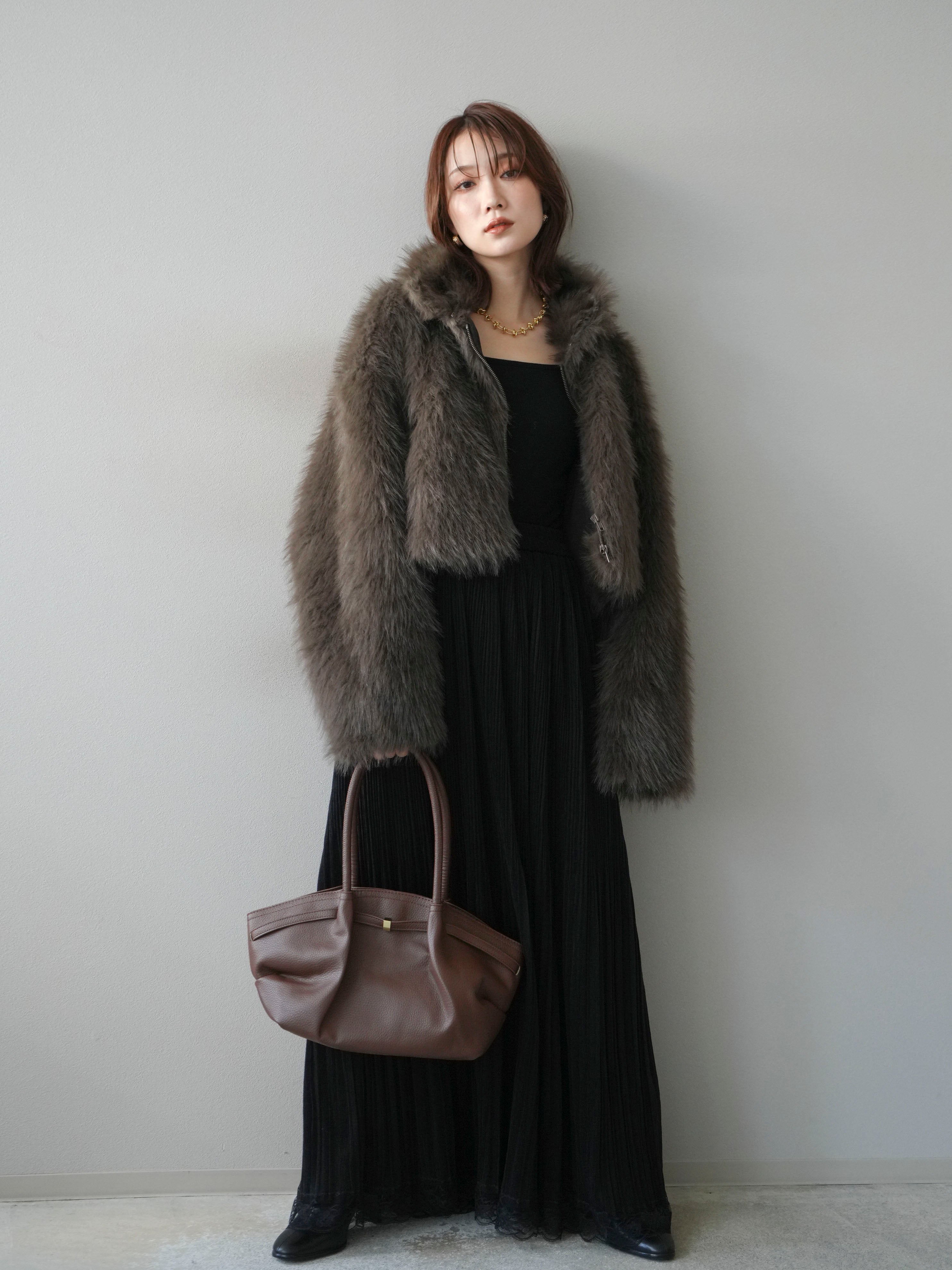 美品‼️DES PRÉS ダークブラウン ファーショートジャケット 36 予約]フェイクファーショートZIPジャケット/brown – Lumier