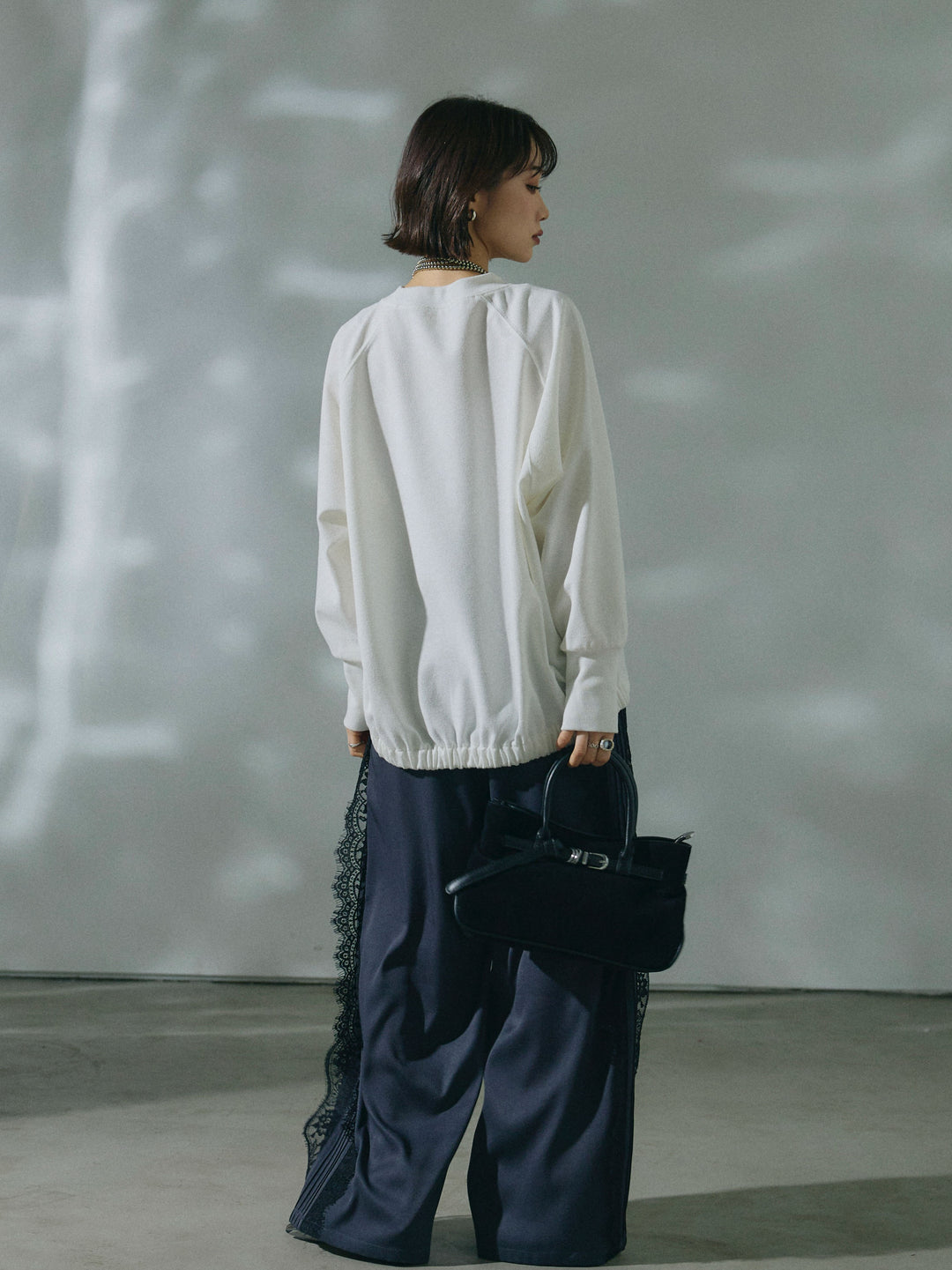 【Allure】[SET]ブークレダンボールロゴ刺繍プルオーバー+サイドピンタックレースイージーワイドパンツ(2set)