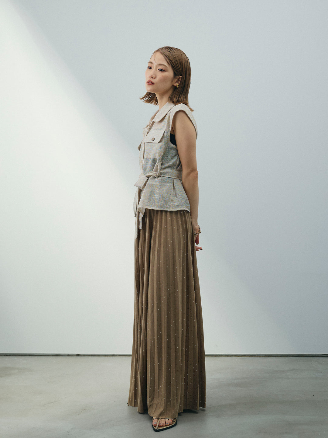 [予約]ラインストーンプリーツスカート/ベージュ