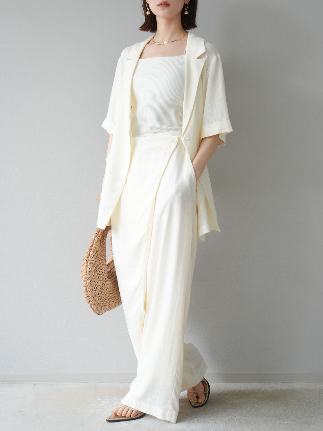 【預購】淺亞麻不對稱寬褲/可脫