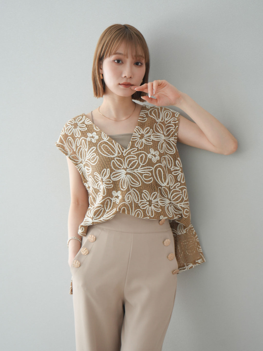 [予約]メッシュコード刺繍ベスト/ベージュ