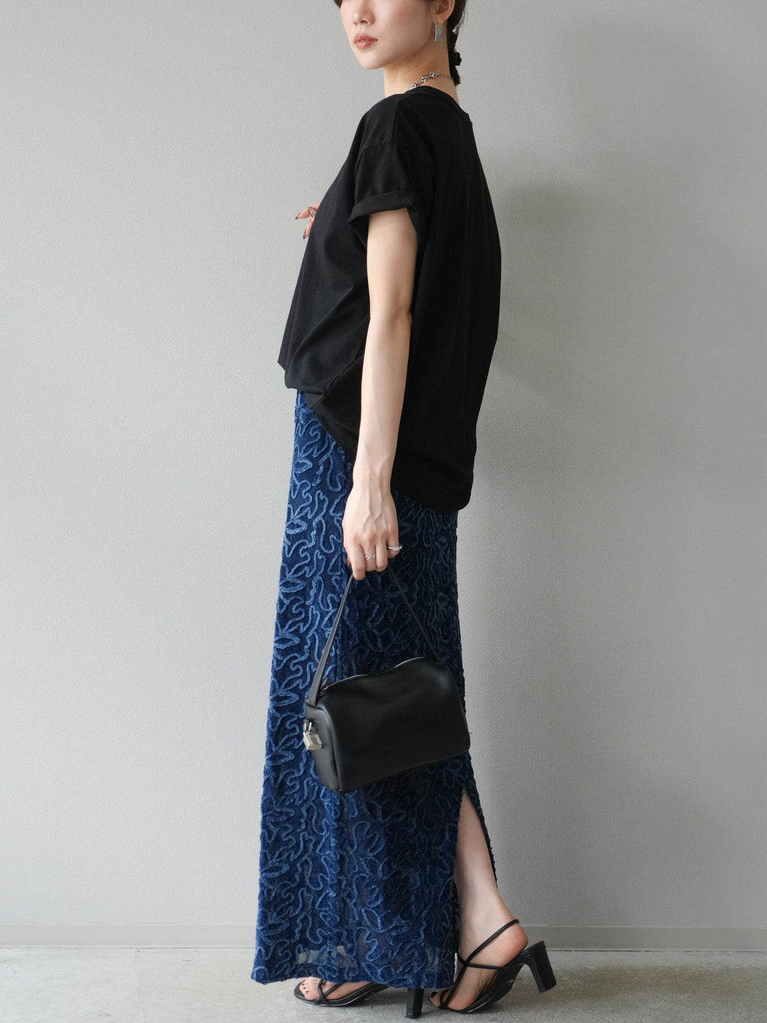 [予約]パイピングフラワーシアーベロアスカート/ネイビー