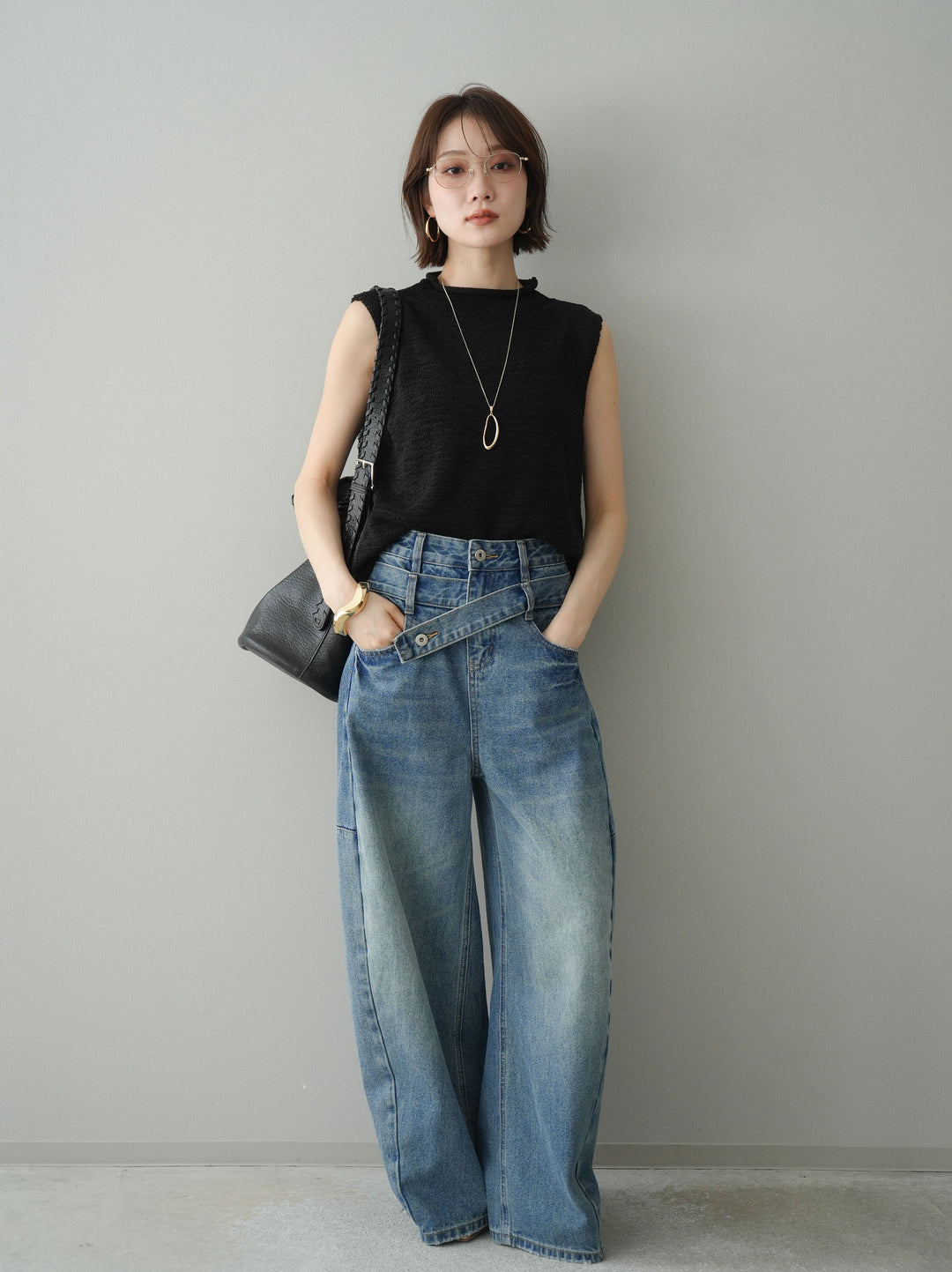 【套裝】無袖亞麻質感透視針織套頭衫 + 不對稱闊腿牛仔褲（兩件套）