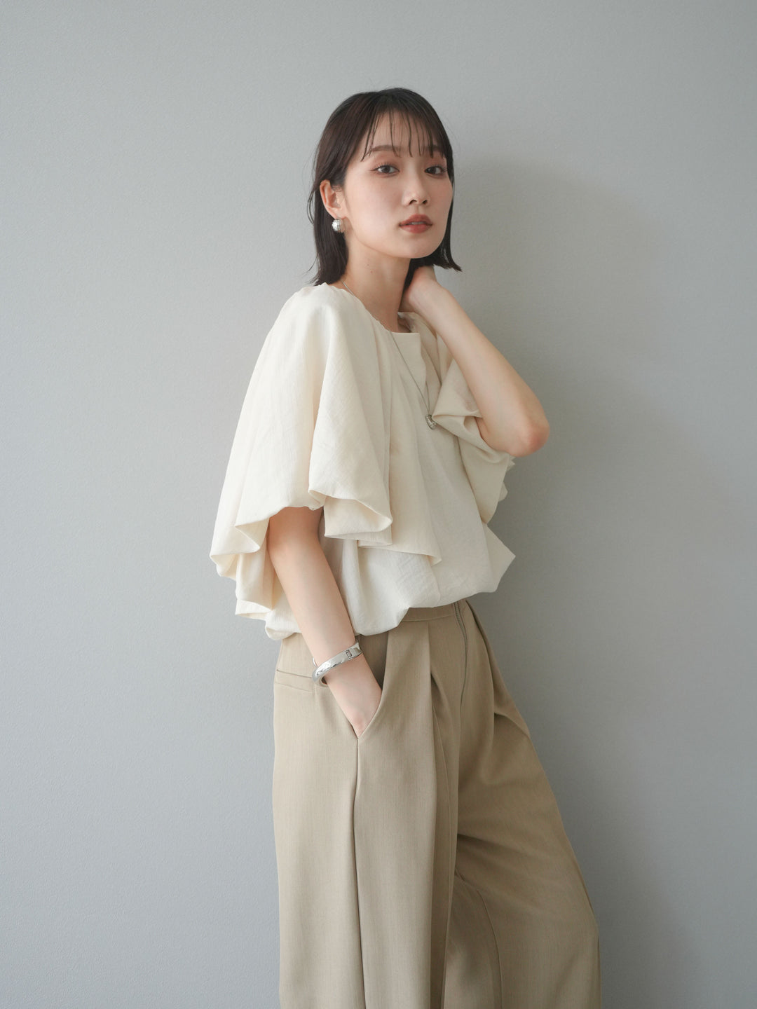 [予約]バルーンスリーブタックデザインブラウス/アイボリー