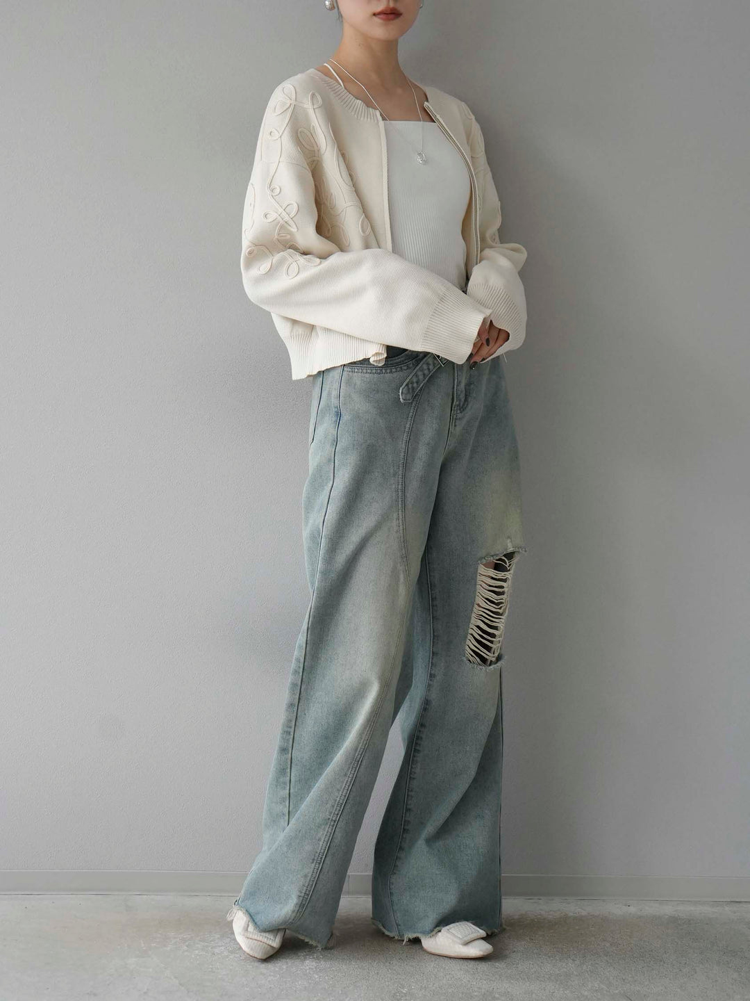 [SET]コード刺繍コットンニットジップカーディガン+ダブルストラップカットリブブラキャミソール+ベルトアシンメトリーダメージデニム(3set)