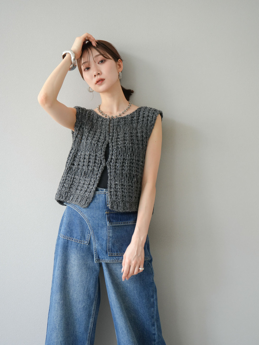 [予約]ミックスヤーンデザイン編みニットベスト/チャコール