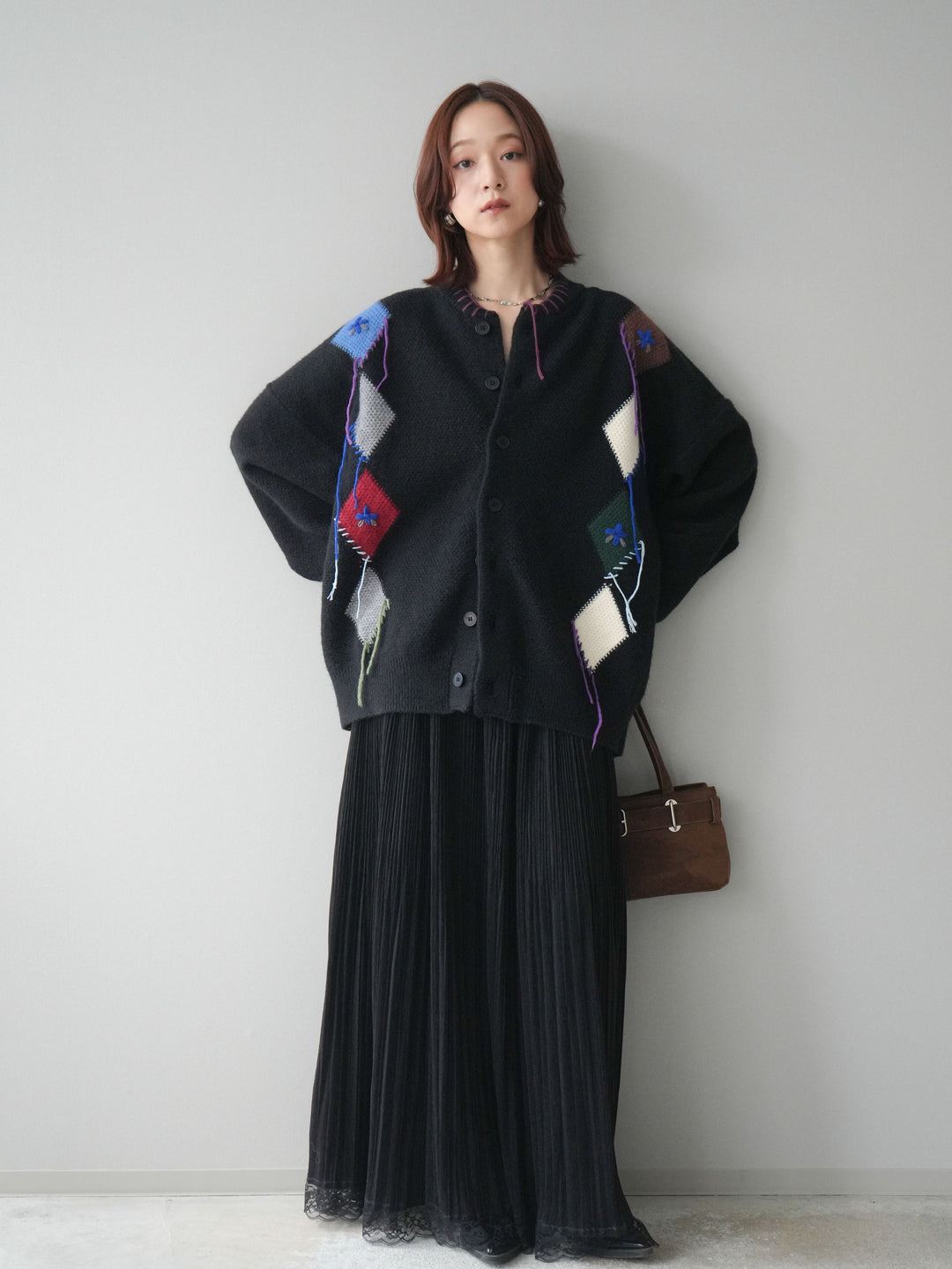 [SET]ハンドステッチアーガイルデザインニットカーディガン+裾レーススウェードプリーツマキシスカート(2set)