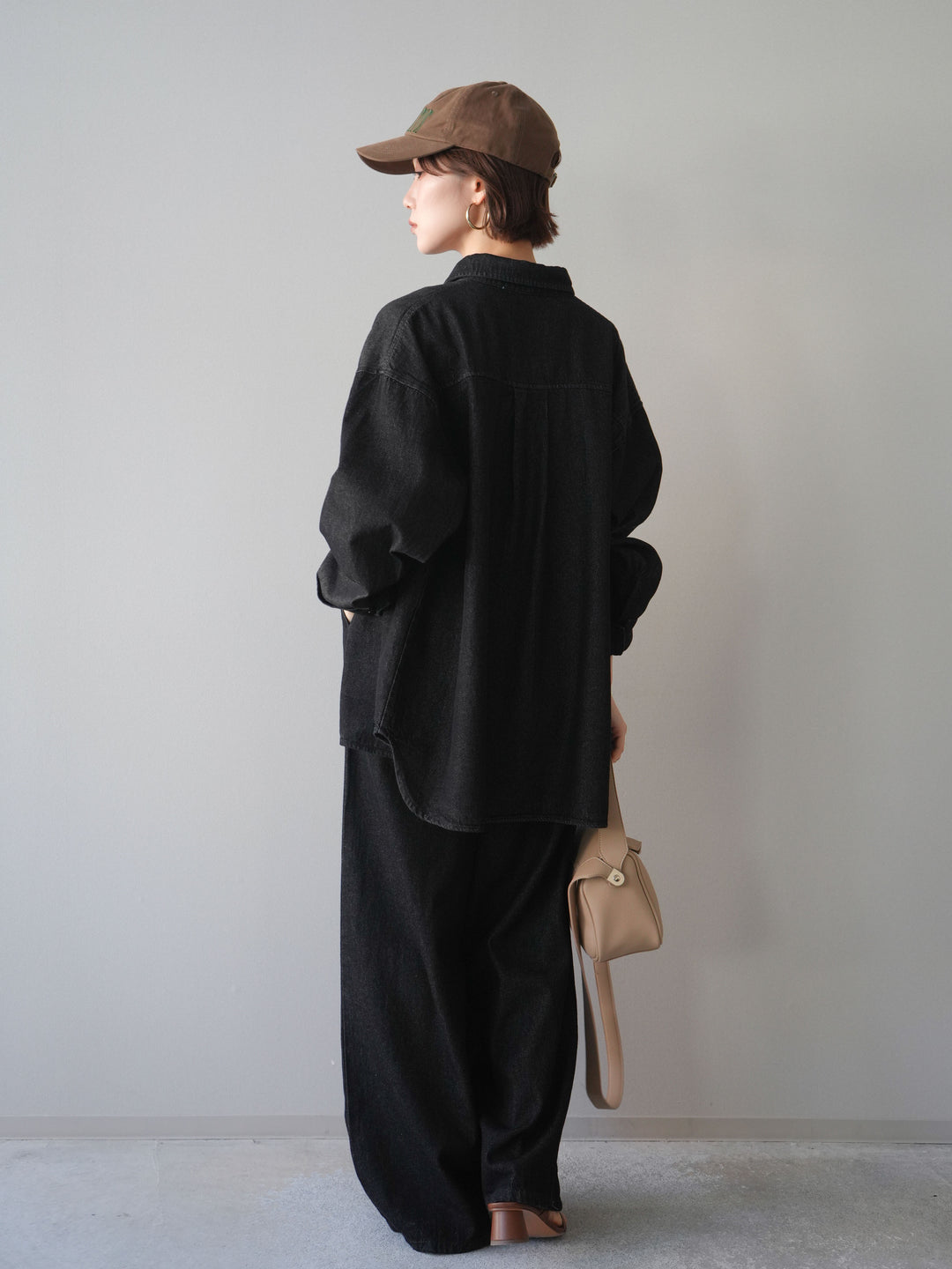 [SET]ポイントレザーオーバーデニムシャツ+ドロストワイドデニムパンツ(2set)