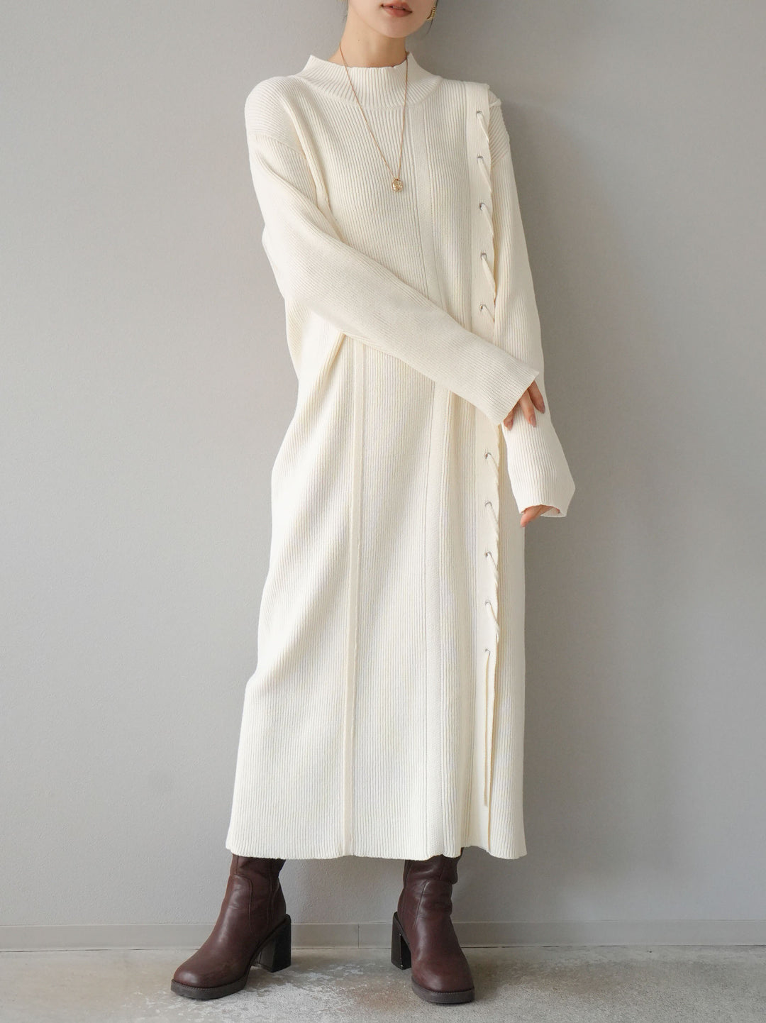 [SET] 不對稱繫帶高領針織連身裙 + 可選飾品套裝 (2套)