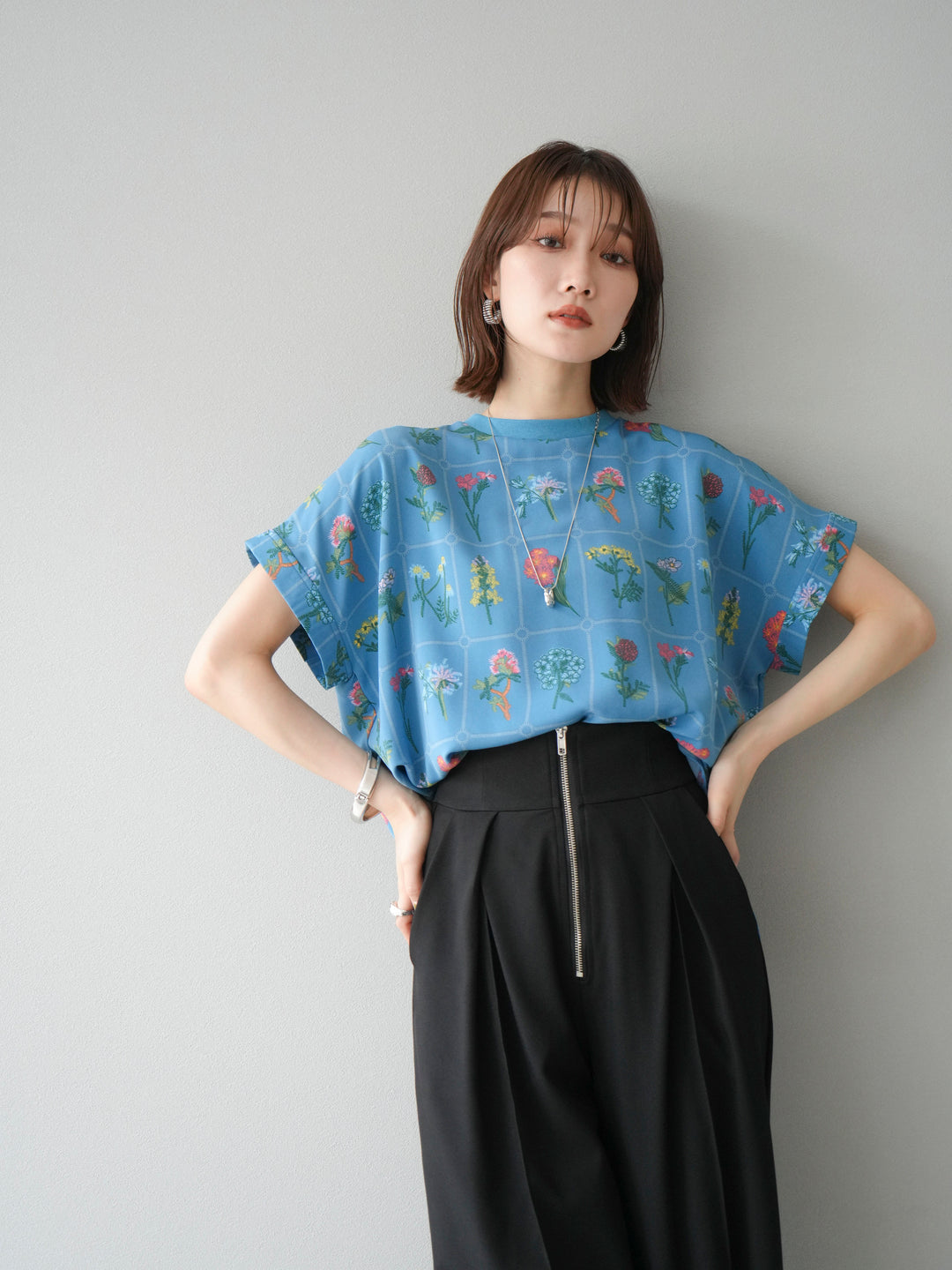 [予約]パッチワークフラワープリントプルオーバー/ブルー