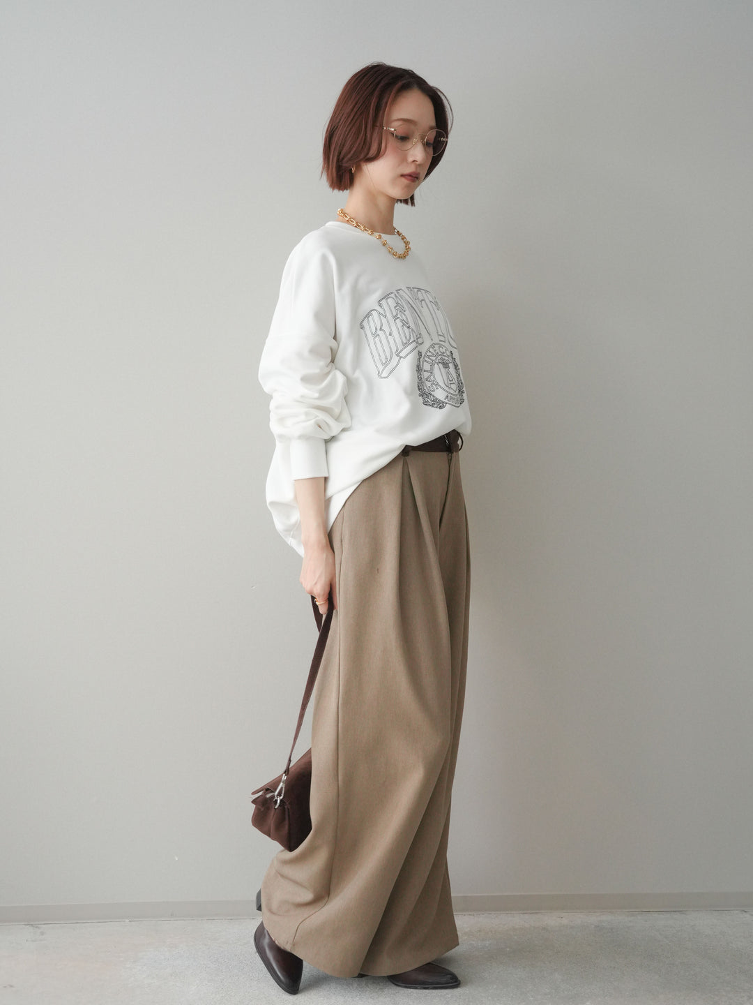 [SET]カレッジロゴ刺繍BIGスウェットプルオーバー+サテンベルトタックワイドパンツ(2set)