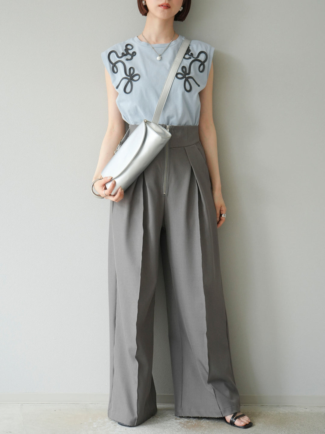 [SET]コード刺繍フレンチスリーブTシャツ+ジップタックワイドパンツ(2set)