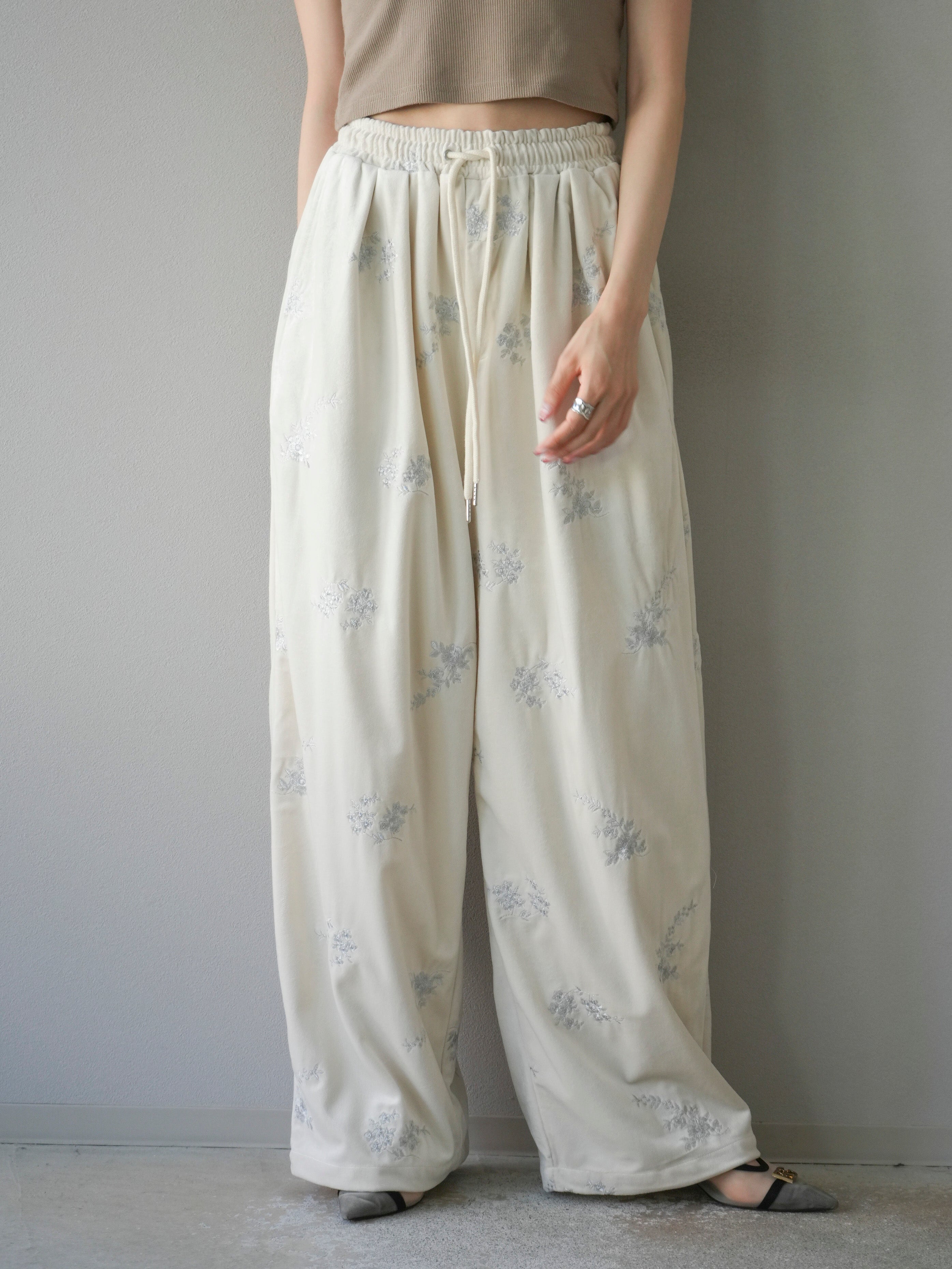 ぶーちゃん　パンツ　エクリュ 36 04_e95346f4-aa8a-4a2b-a1be-