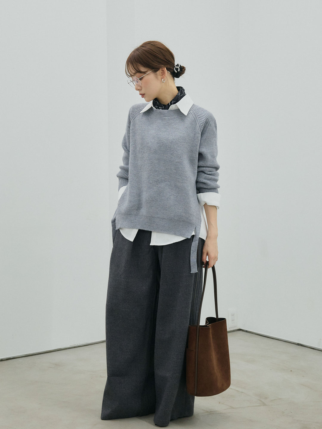 【Allure】[SET]サイドスリット畦編みニットプルオーバーシャツアンサンブル+ループデザインツイルワイドパンツ(2set)