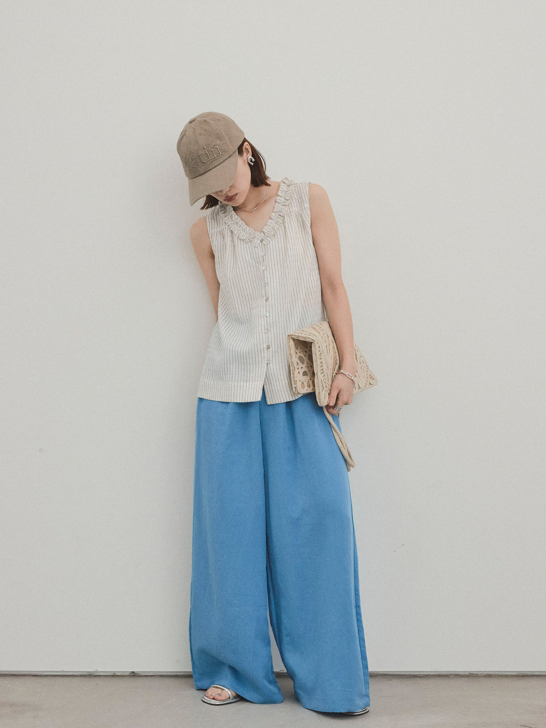 [SET] 條紋荷葉邊襯衫 + 亞麻觸感褶皺寬褲 (2 件套)