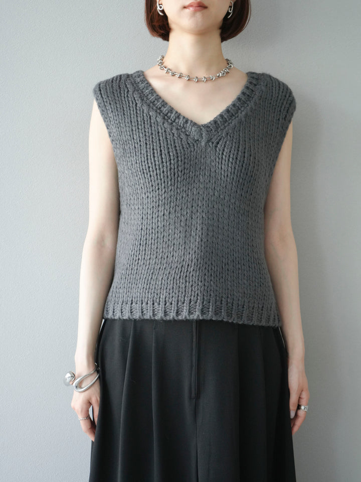 [予約]ロービングVネックショートニットベスト/ブラック