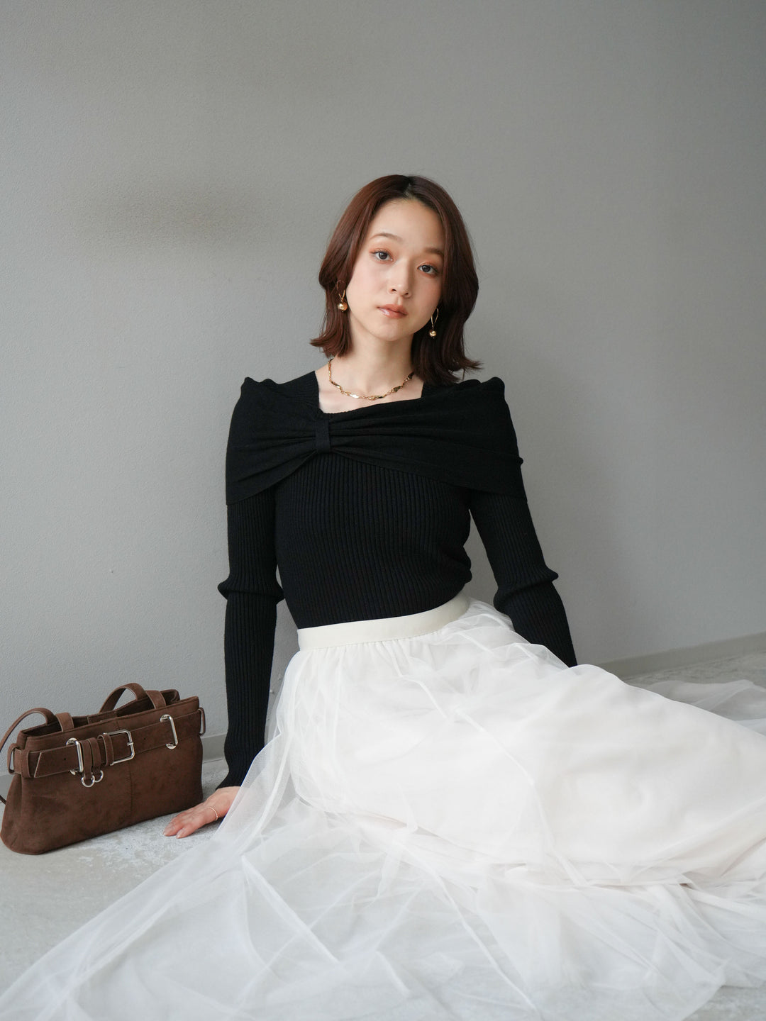 [予約]リボンモチーフオフショルリブニットトップス/black