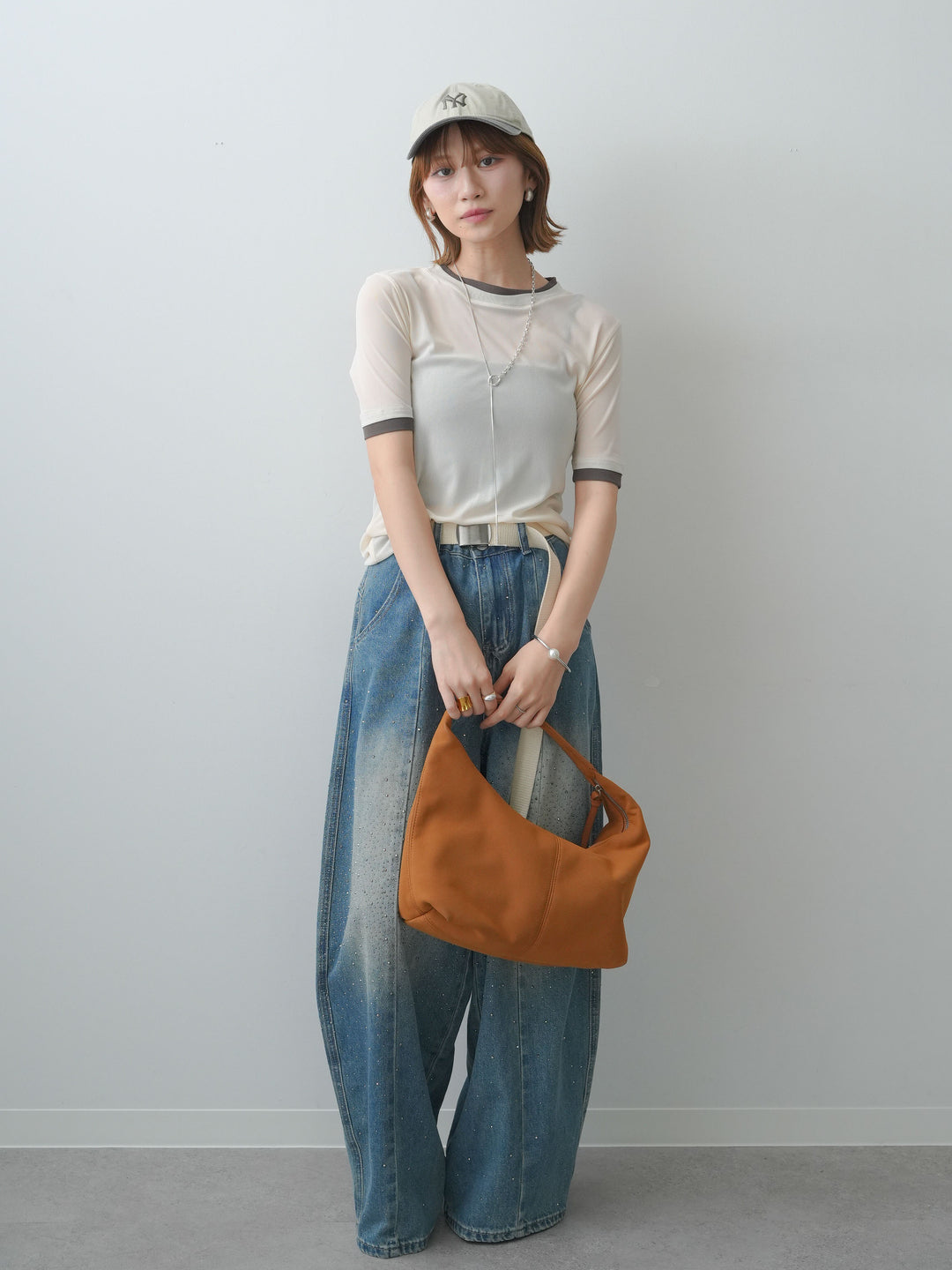 [SET]トリムレイヤードシアー半袖トップス+フロントビジューカーブデニムパンツ(2set)