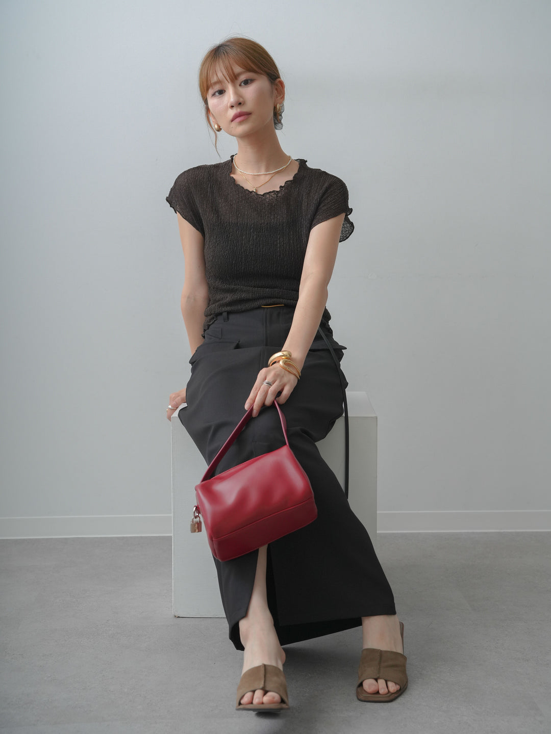 [SET]シャーリングシアーバックオープンフレンチトップス+クレープデシンフラップ付きストレートスカート(2set)