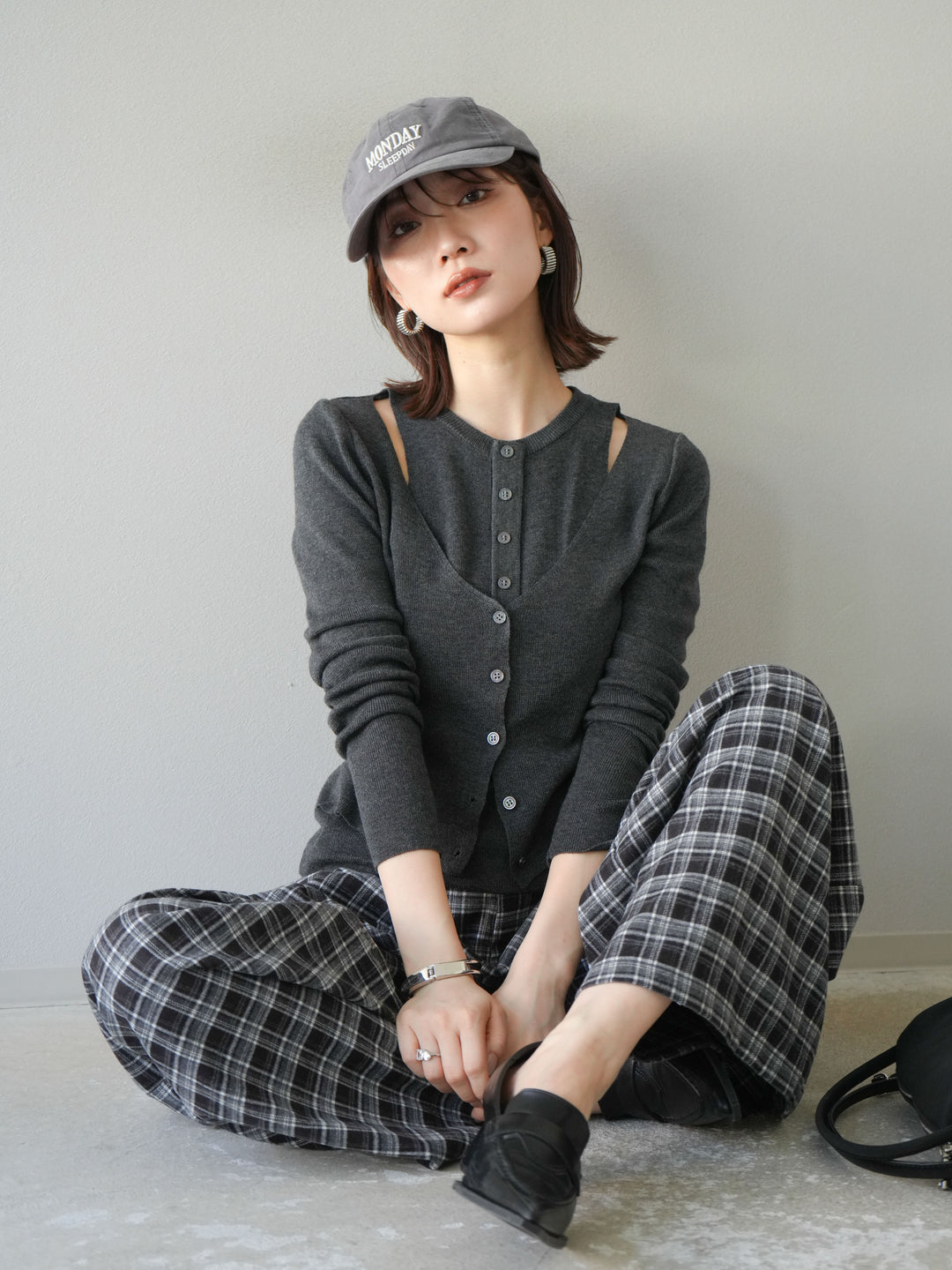 [予約]レイヤードデザインニットカーディガン/チャコール