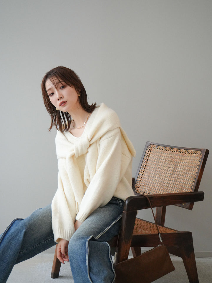 [予約]ストール付きVネックニットプルオーバー/white